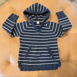 Gap kids pull over sweater with hood size 5T